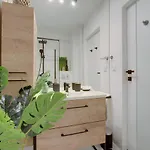 Luxurious 3br Center