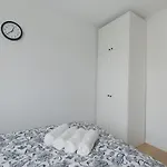 Luxurious 3br Center