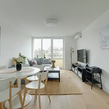 Luxurious 3br Center *