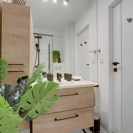 Luxurious 3br Center