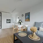 Luxurious 3br Center Lägenhet *