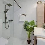 Lägenhet Luxurious 3br Center
